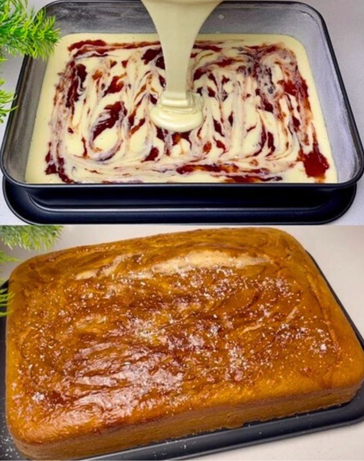 Bolo de Banana com Doce de Morango