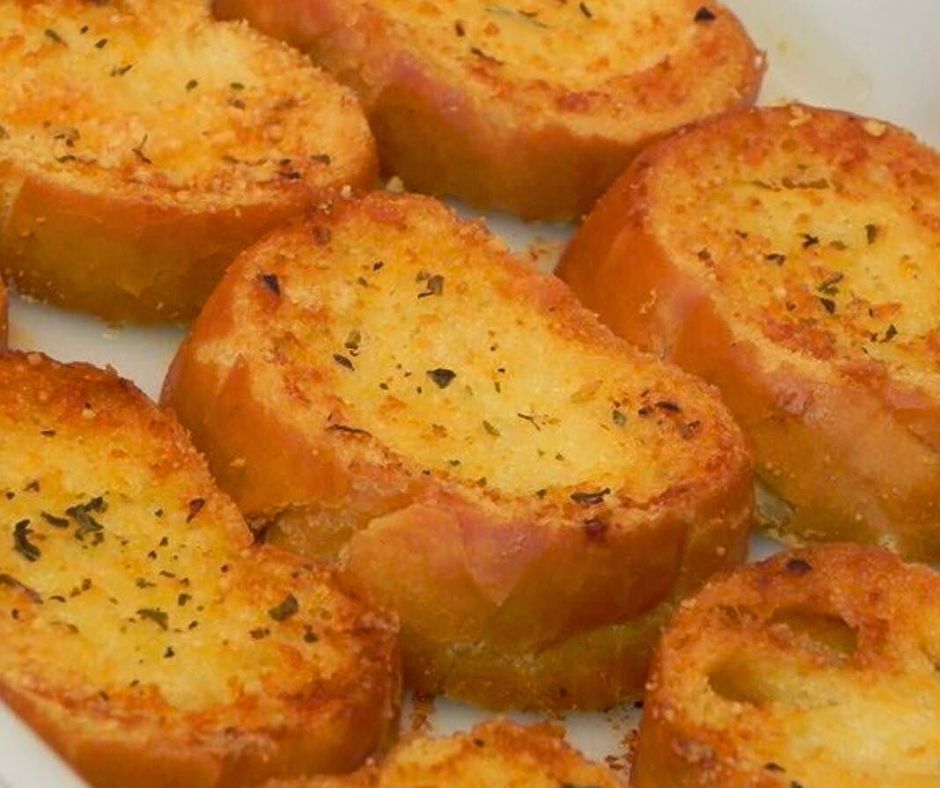 Torradinhas de Maionese e Queijo