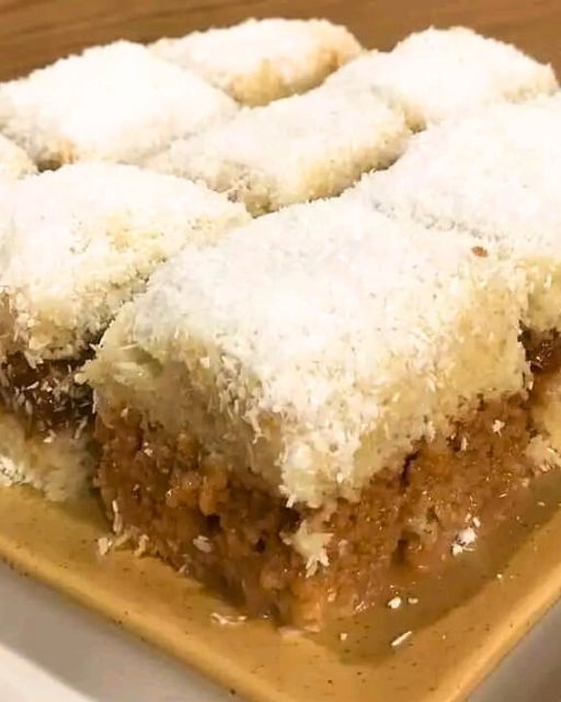 Bolo de Doce de Leite com Coco